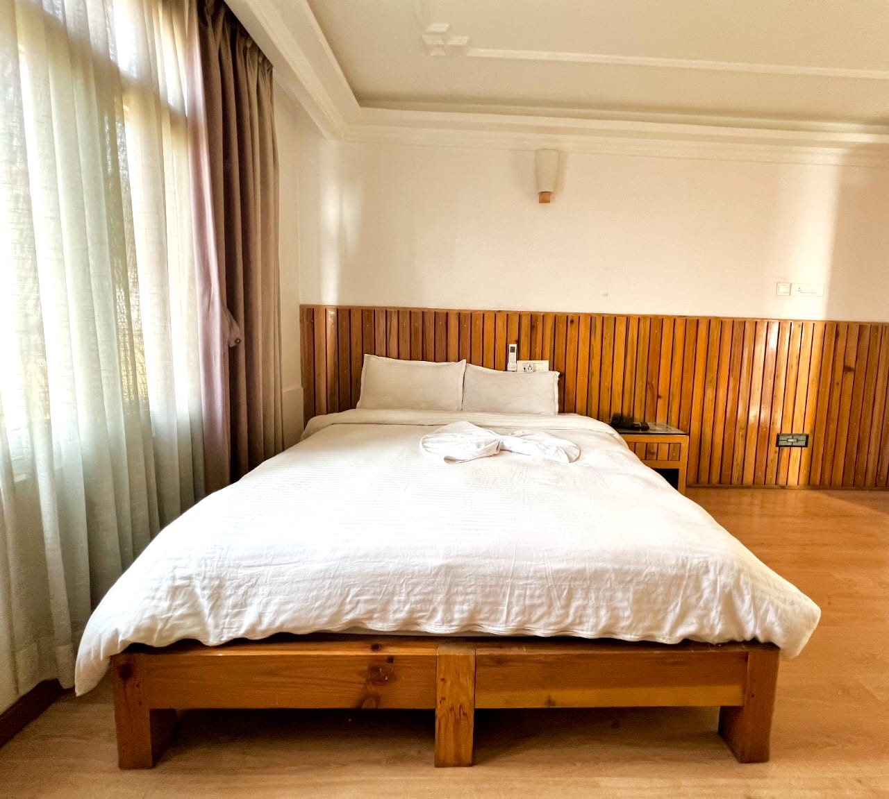 Valley View Room